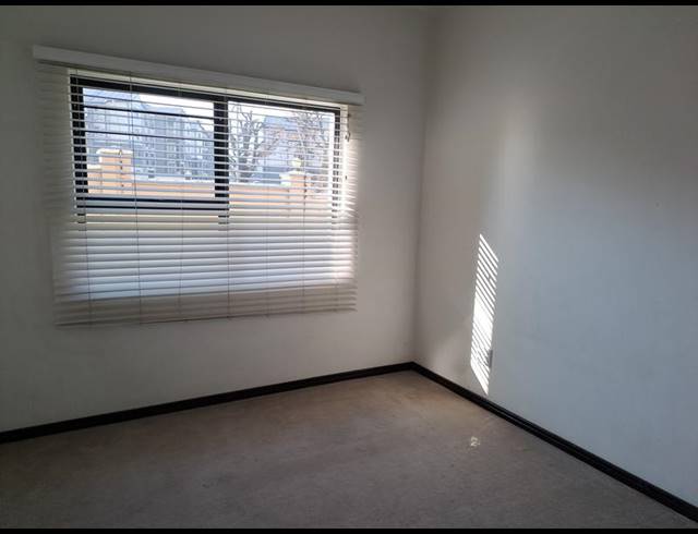 2 BEDROOM PROPERTY TO RENT IN LILIANTON